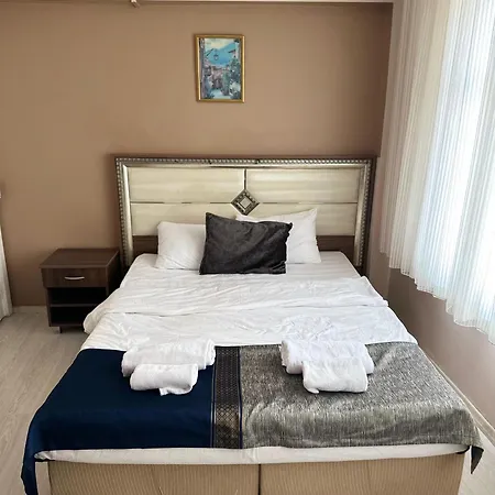 Sultana Premier Hotel *