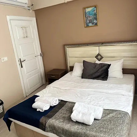 Sultana Premier 酒店 *